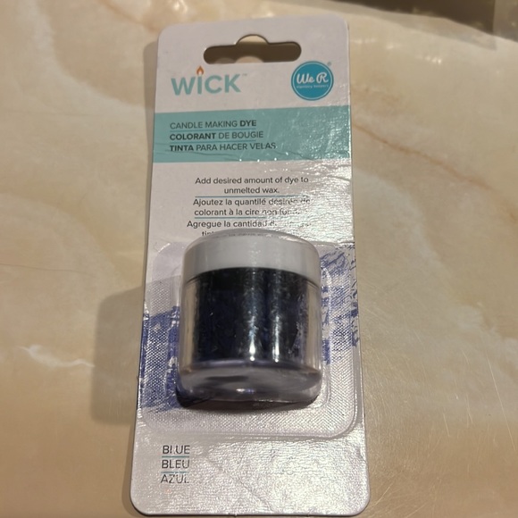 New 2pc We R Memory Keepers Wick Paraffin Wax 1lb & blue dye - Picture 2 of 5